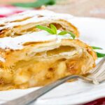 CLASSIC APPLE STRUDEL